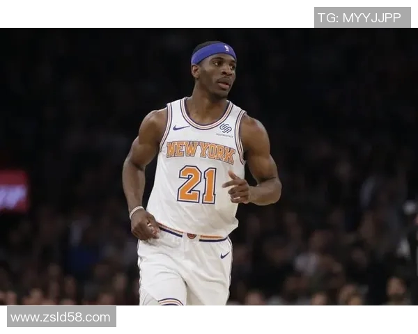 Shams:骑士以双向合同签下克里斯-利文斯顿