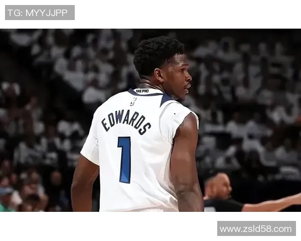 爱德华兹盛赞文班：他简直能封死一切进攻 这天赋百年一遇