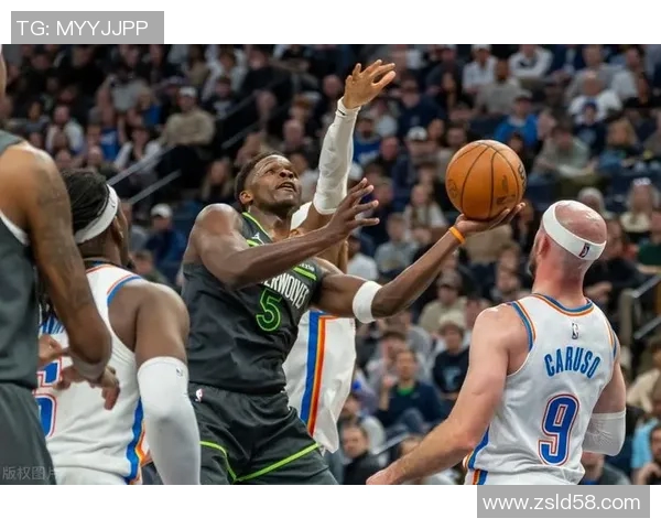 扛起产量！爱德华兹半场11投5中&三分5中2 拿下17分4板1助