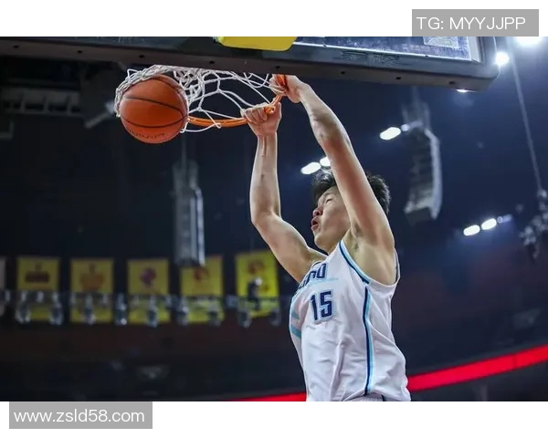 杨瀚森：萨尔身体变强壮了且在NBA站稳脚跟 我需要向他学习